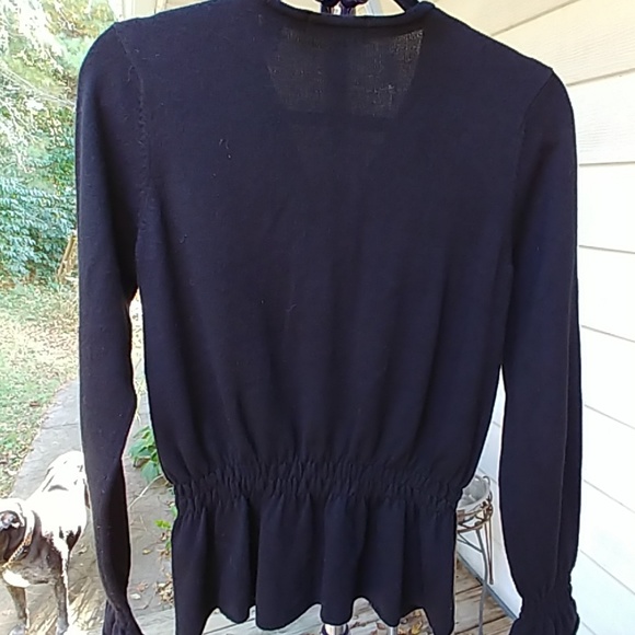 i.e. sweater - Picture 4 of 8